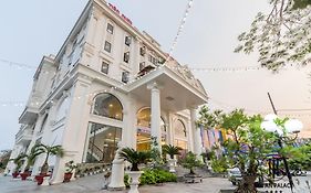 Tan An Palace